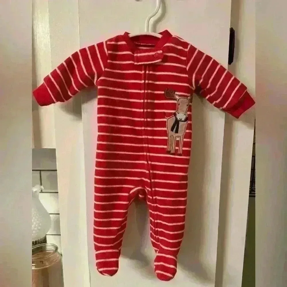 Carters fleece sleeper - size NB EUC. This is a burnt orange color with a moose